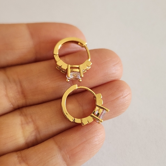 New 18K Gold Plated Diamond Huggie Hoop Earrings for Women - Picture 3 of 9